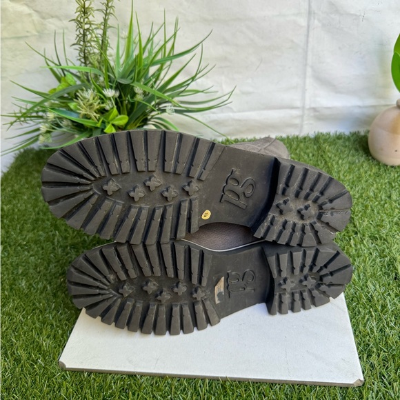 PAUL GREEN NOBU ZIP-UP BOOT IRON GRAINED
NUBUCK SLOUCHY PLATFORM size 9 $500 - Picture 7 of 7